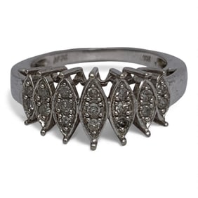 10k White Gold & Diamond Ring