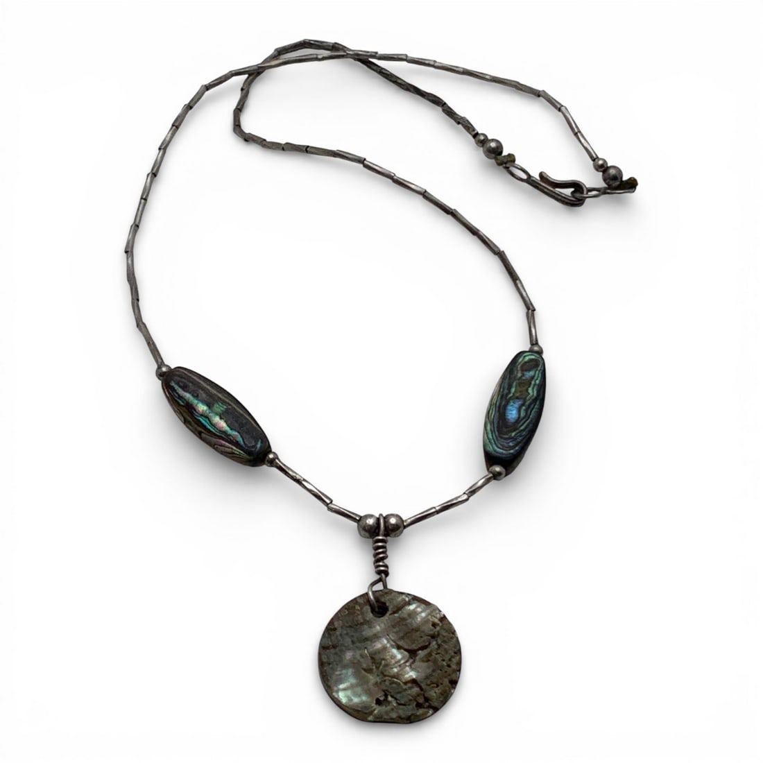 Silver & Abalone Pendant Necklace: Tests Silver - 14" Long - 5.1 Grams