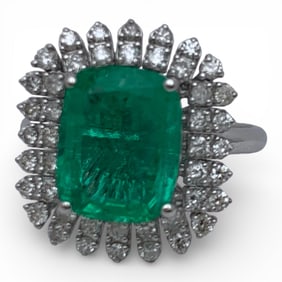 18k White Gold Diamond & Emerald Ring