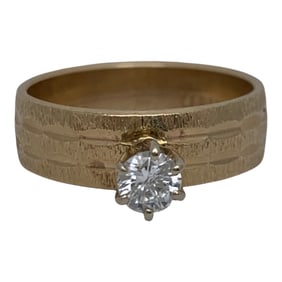 10k Yellow Gold & Diamond Ring