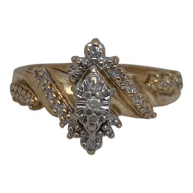 10k Yellow Gold & Diamond Ring