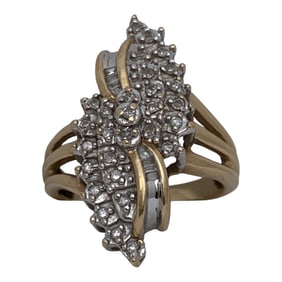 10k Yellow Gold & Diamond Ring