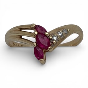 14k Yellow Gold Diamond & Ruby Ring
