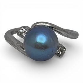 14k White Gold Diamond & Pearl Ring