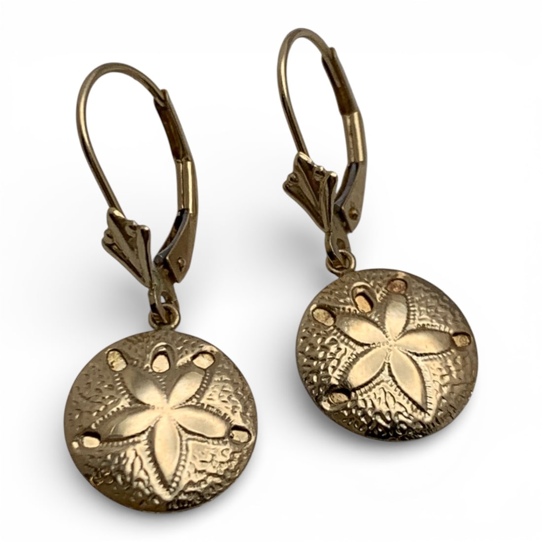 14k Yellow Gold Sand Dollar Earrings: Marked 14k - 1 1/8" Long - 0.9 Dwt Gemstones Tested With Presidium Gem Tester Il - Berners Does Not Guarantee Authenticity Of Gemstones