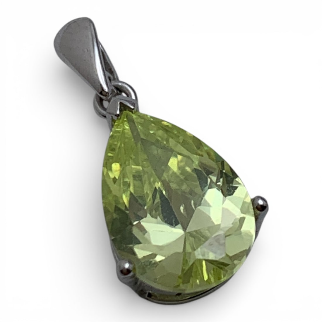 14k White Gold & Green Stone Pendant: Tests 14k - 3/4" Long - 1.0 DwtGemstones Tested With Presidium Gem Tester Il - Berners Does Not Guarantee Authenticity Of Gemstones