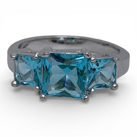 10k White Gold Ring With Blue Stones