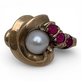 10k Yellow Gold Pearl & Ruby Ring