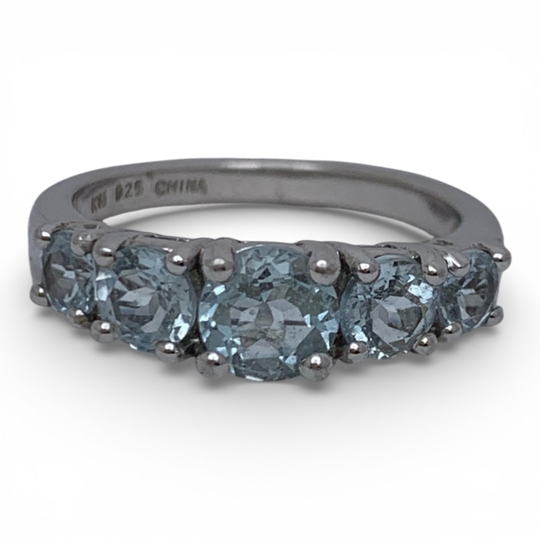 Sterling Silver Ring With Blue Stones: Marked 925 - Size 7 - 2.8 Grams