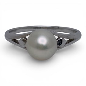 14k White Gold & Pearl Ring