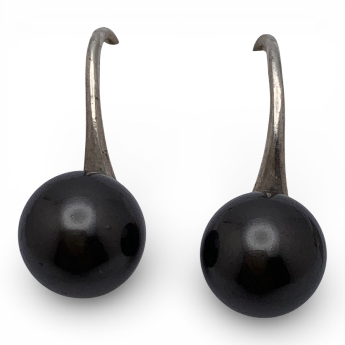 Pair Of Sterling Silver & Pearl Earrings: Marked 925 - 7/8" Long - 3.2 Grams