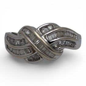 14k White Gold & Diamond Ring