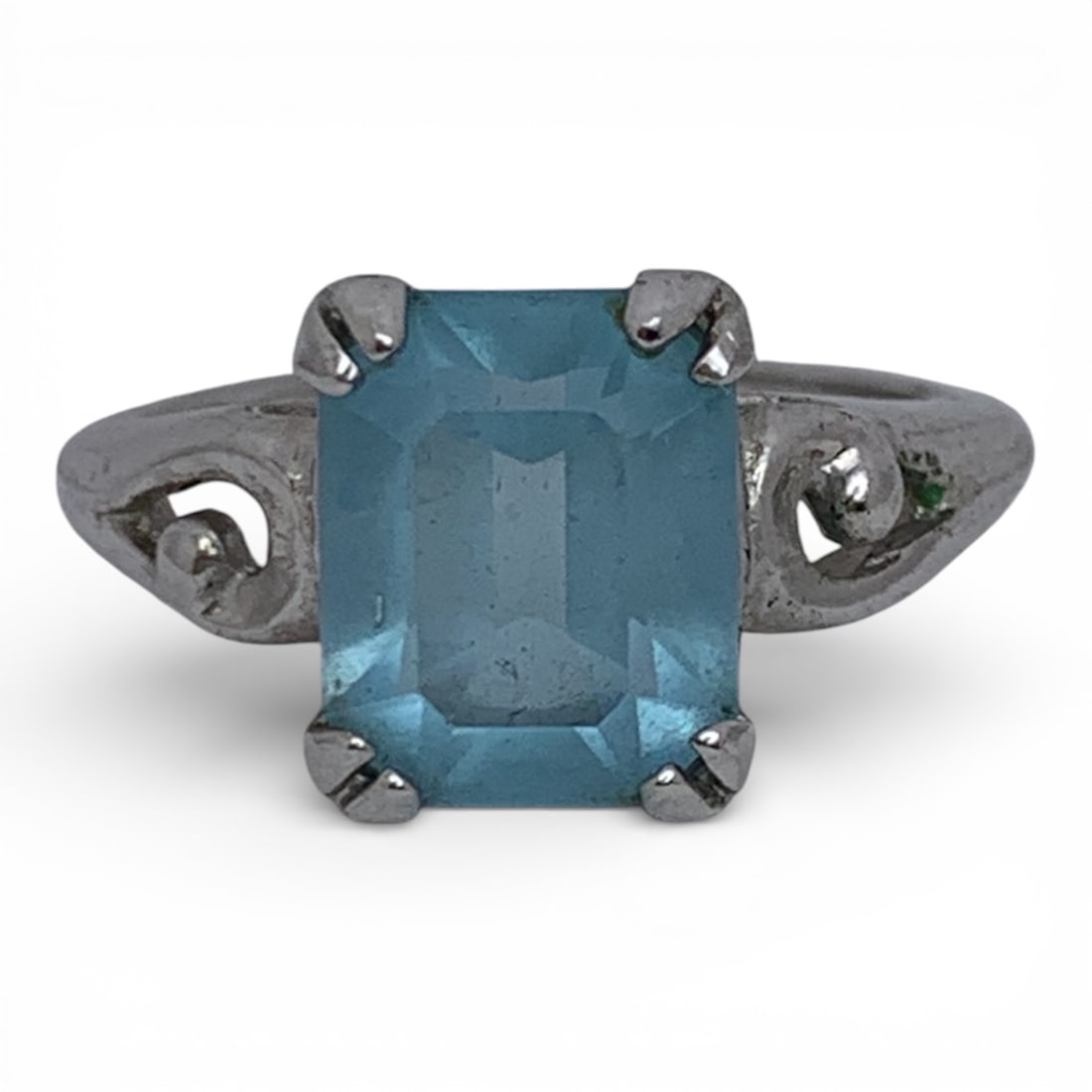 Avon Deisgner Silver Tone Ring With Blue Stone: Marked: Avon - Size 6