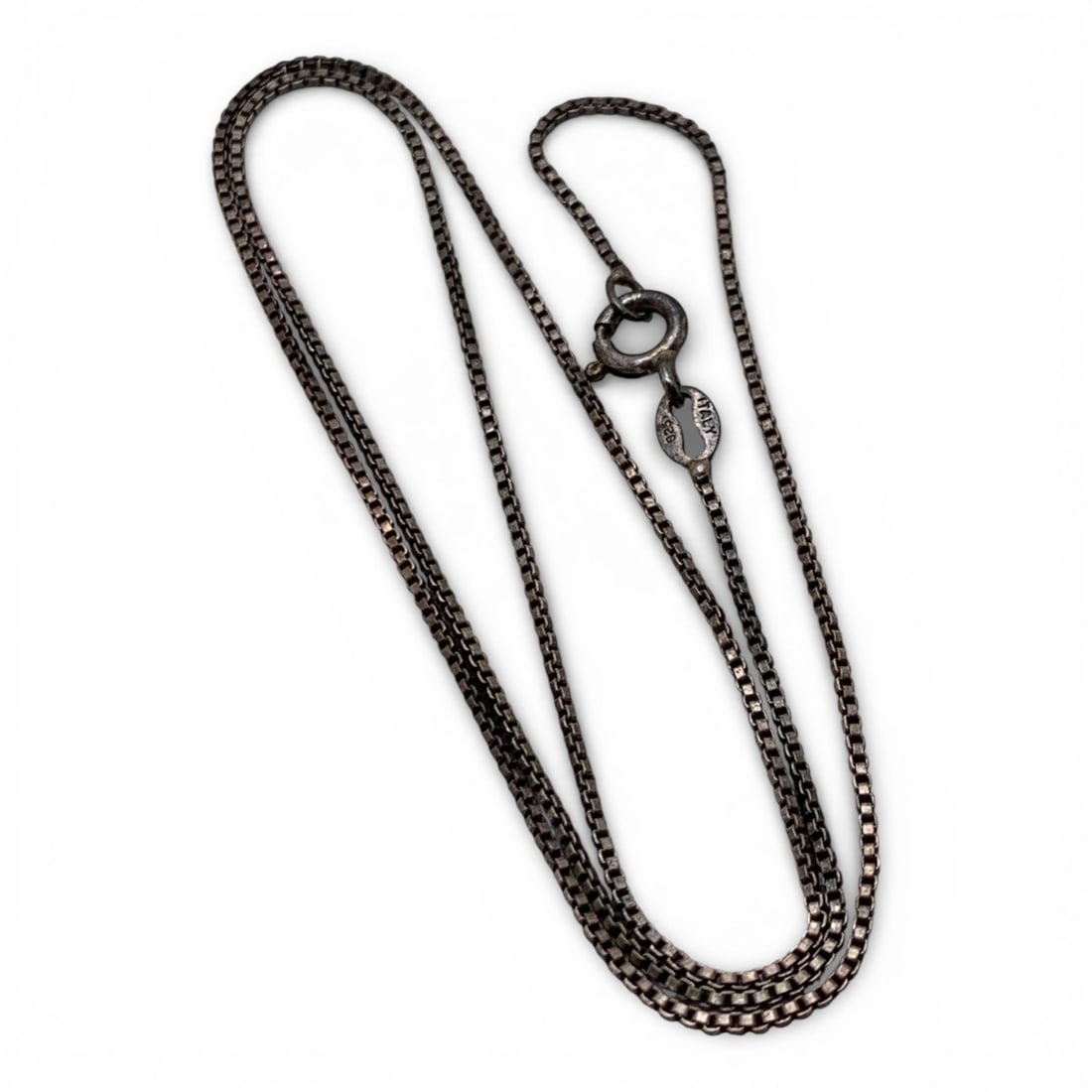 Sterling Silver Box Chain Necklace: Marked 925 - 18" Long - 2.6 Grams