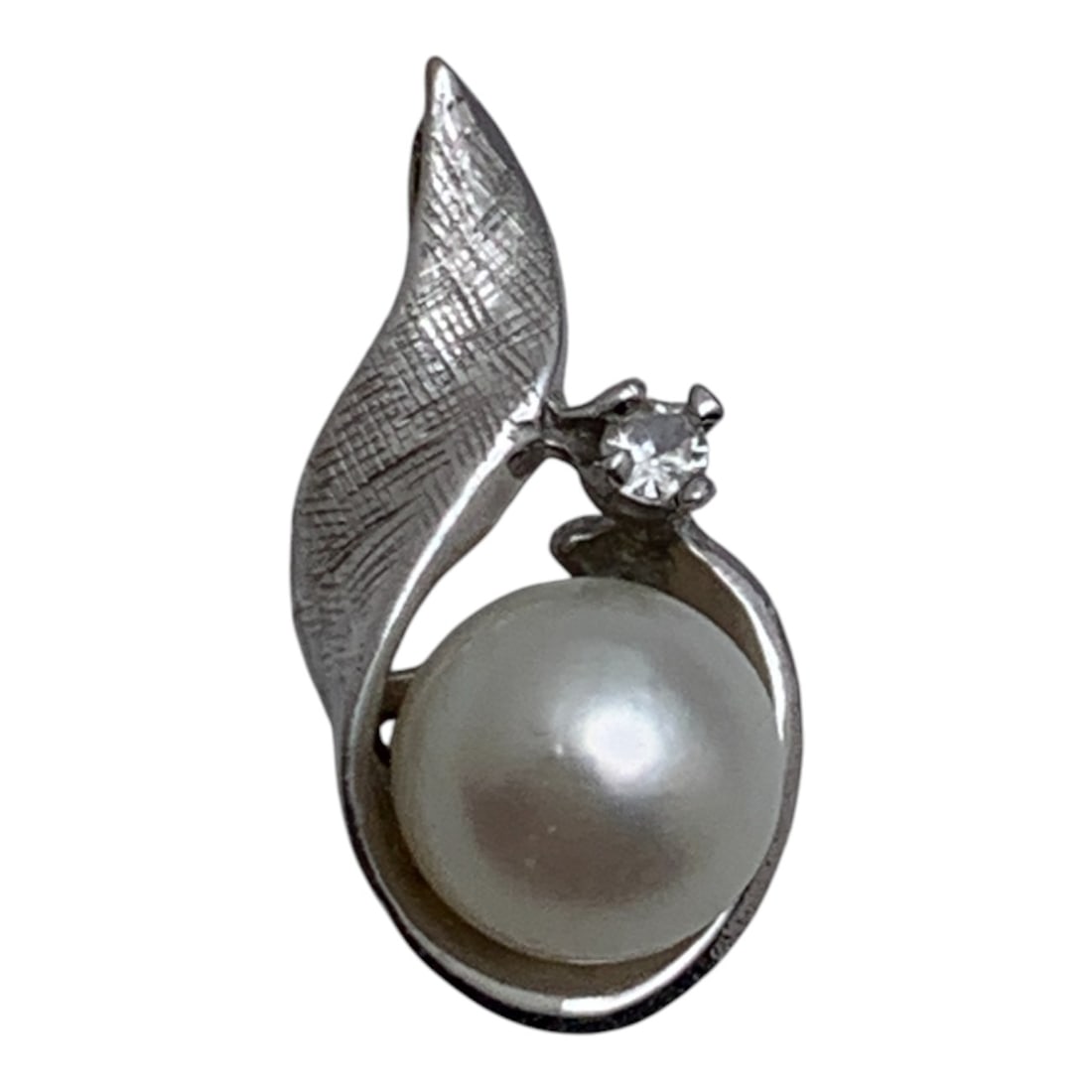 14k White Gold Diamond & Pearl Pendant: Tests 14k - 5/8" Long - 0.9 DwtGemstones Tested With Presidium Gem Tester Il - Berners Does Not Guarantee Authenticity Of Gemstones