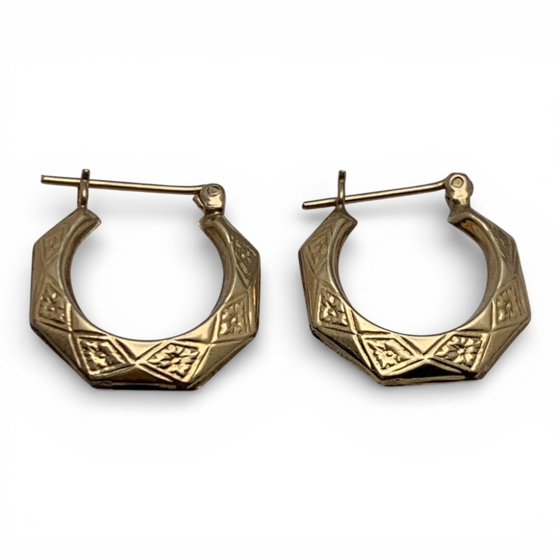 14k Yellow Gold Hoop Earrings: Marked 14k - 3/4" Long - 1.0 DwtGemstones Tested With Presidium Gem Tester Il - Berners Does Not Guarantee Authenticity Of Gemstones