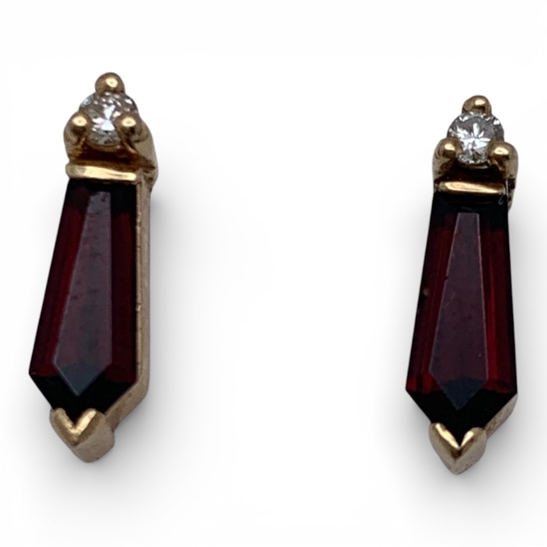 Pair Of 10k Gold Diamond & Red Garnet Earrings: Tests 10k - 1/2" Long - 1.0 DwtGemstones Tested With Presidium Gem Tester Il - Berners Does Not Guarantee Authenticity Of Gemstones