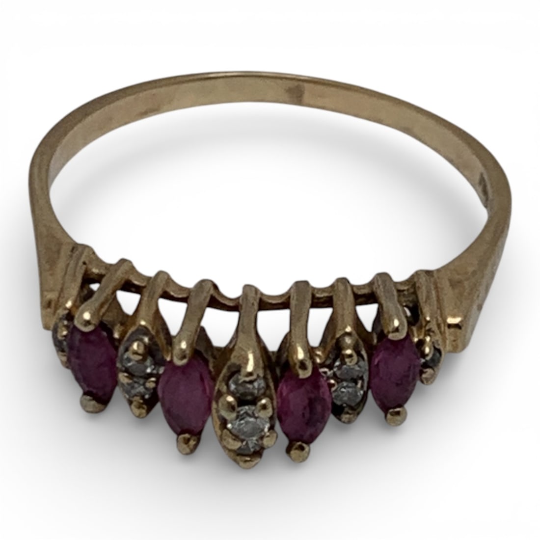 10k Yellow Gold Diamond & Ruby Ring - 4