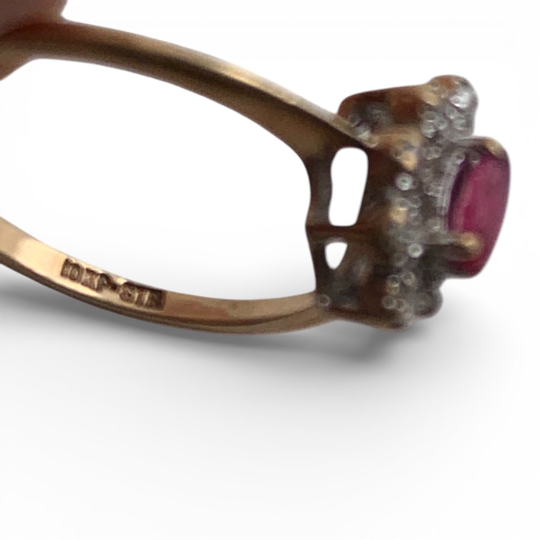 10k Yellow Gold Diamond & Ruby Ring - 3