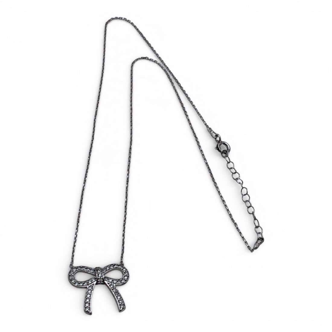 Sterling Silver Necklace With Clear Stones: Marked 925 - 17 1/2" Long - 2.4 Grams