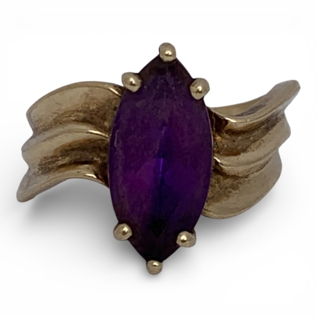 10k Yellow Gold & Amethyst Ring (1 of 4)