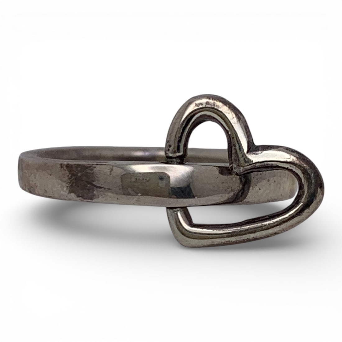 Sterling Silver Heart Charm Ring: Marked 925 - Size 7.25 - 3.1 Grams
