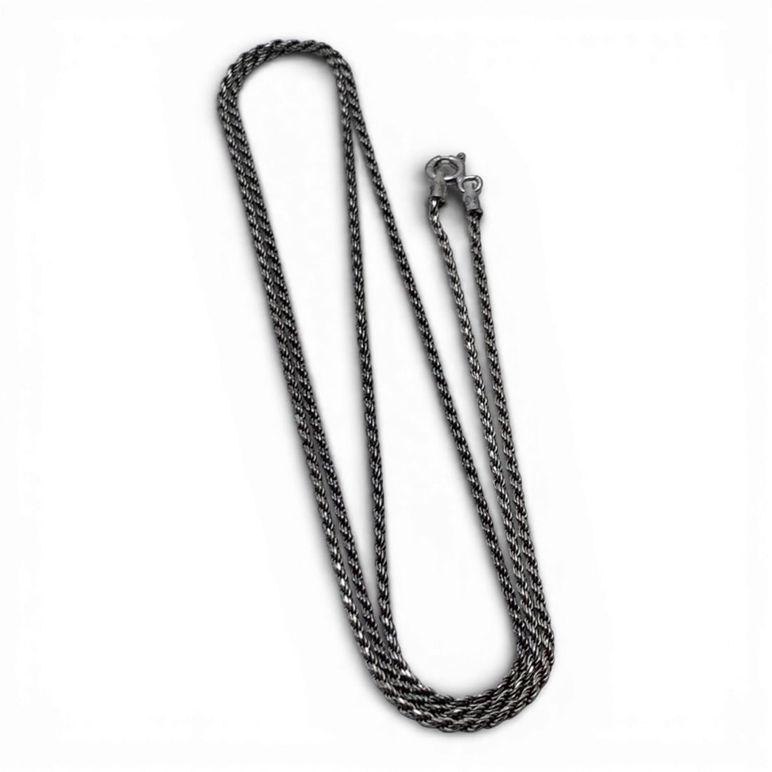 Sterling Silver Necklace: Marked 925 - 24" Long - 3.9 Grams