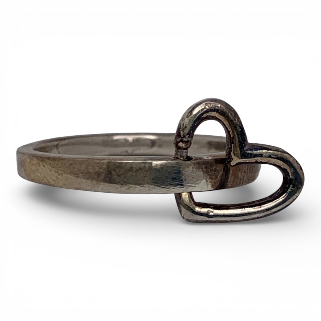 Sterling Silver Heart Charm Ring: Marked 925 - Size 7.5 - 3.4 Grams