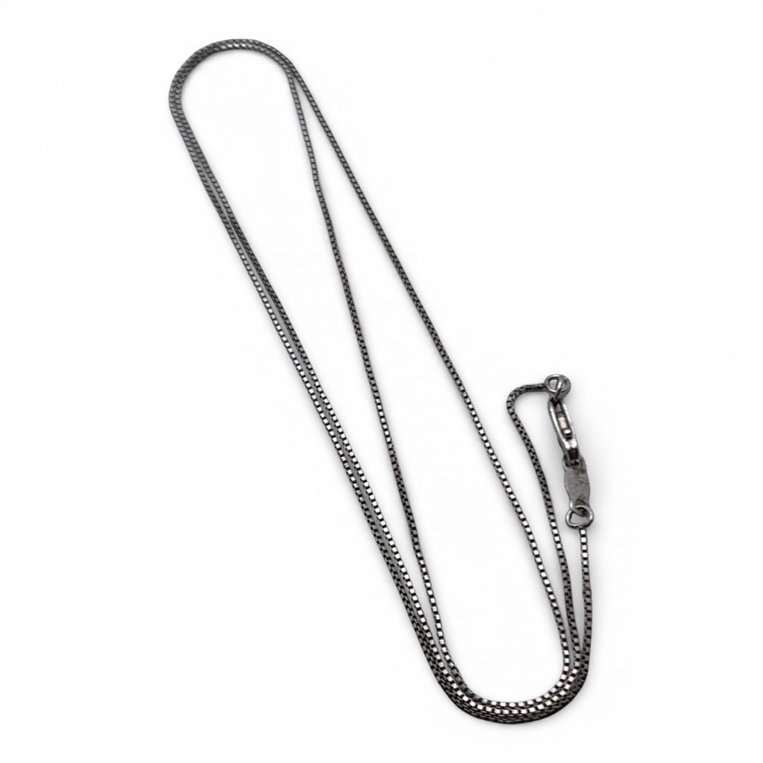 Sterling Silver Box Chain Necklace: Marked 925 - 19 1/4" Long - 1.4 Grams