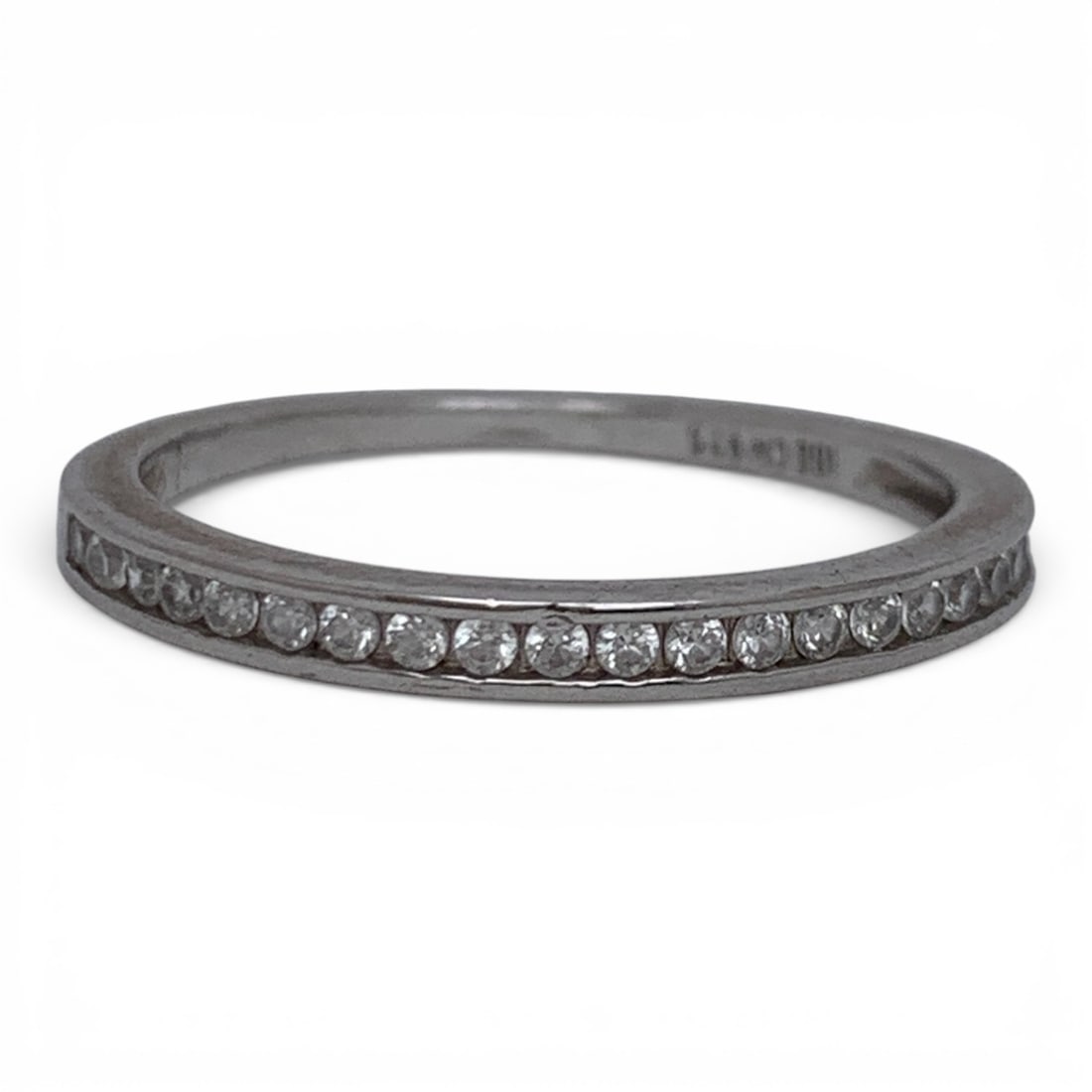 Sterling Silver Ring With Clear Stones: Marked 925 - Size 7 - 1.4 Grams