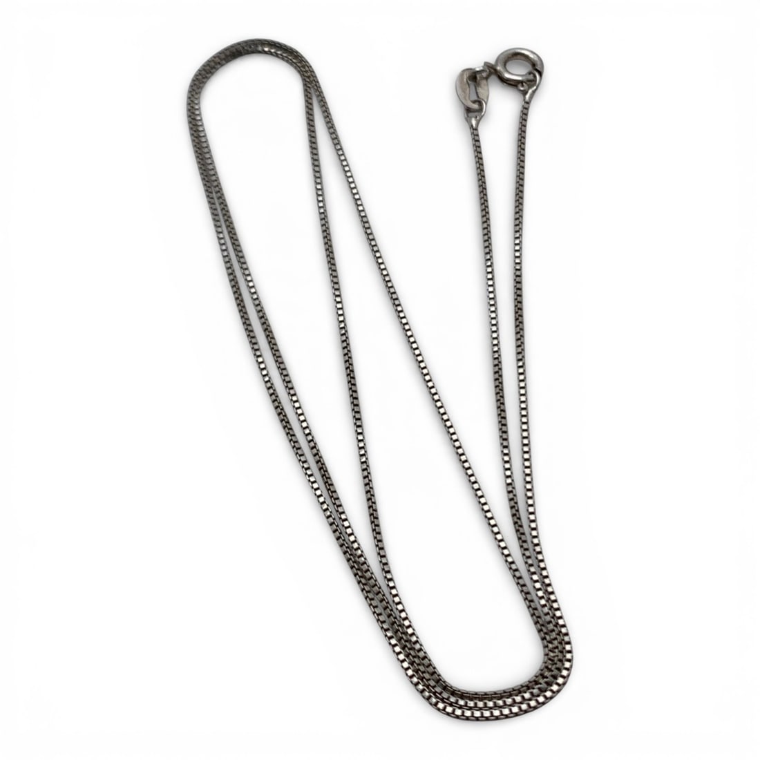 Sterling Silver Box Chain Necklace: Marked 925 - 22" Long - 2.4 Grams