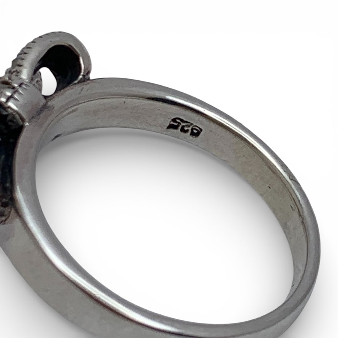 Sterling & Marcasite Bow Design Ring - 6