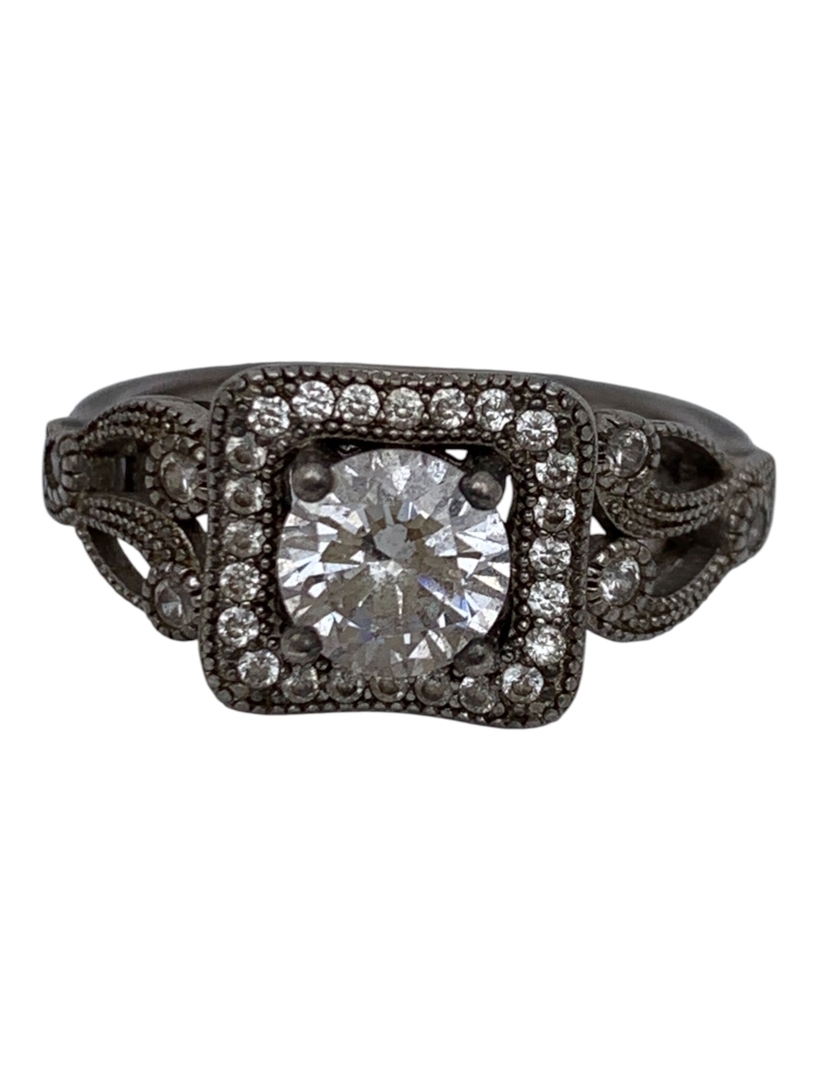 Sterling Silver Ring With Clear Stones: Marked 925 - Size 7 - 3.7 Grams