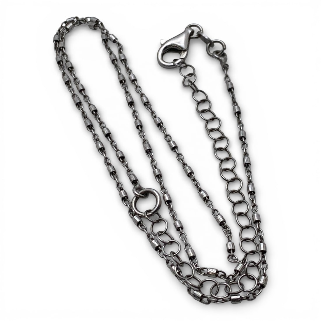 Sterling Silver Necklace: Marked 925 - 22" Long - 5.1 Grams
