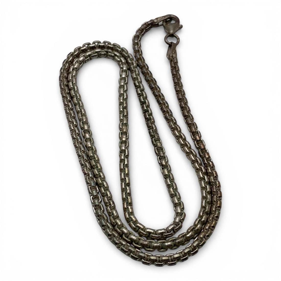 Sterling Silver Necklace: Marked 925 - 18" Long - 14.7 Grams