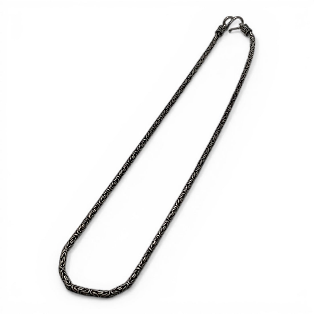 Sterling Silver Necklace: Marked 925 - 18 1/4" Long - 25.1 Grams