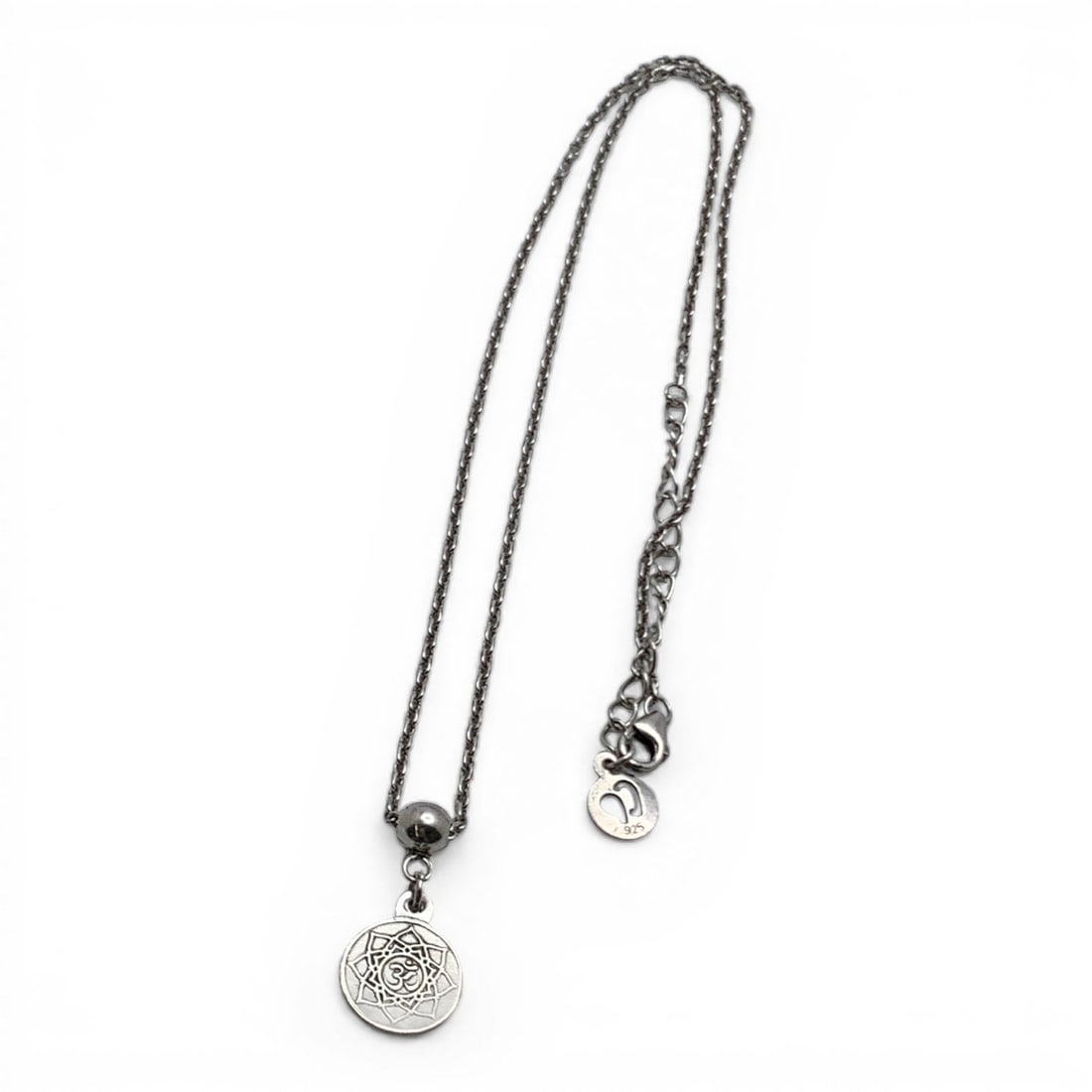 Sterling Silver Pendant Necklace: Marked 925 - 18 1/4" Long - 5.2 Grams