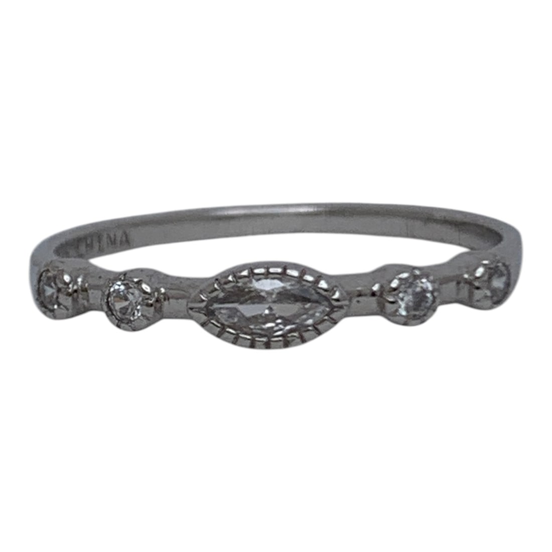 Sterling Silver Ring With Clear Stones: Marked 925 - Size 8 - 1.2 Grams