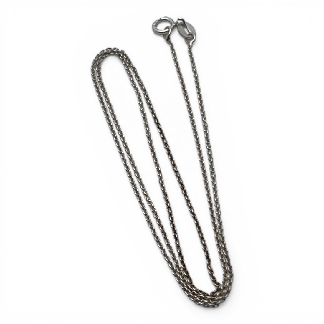 Sterling Silver Necklace: Marked 925 - 18" Long - 1.4 Grams