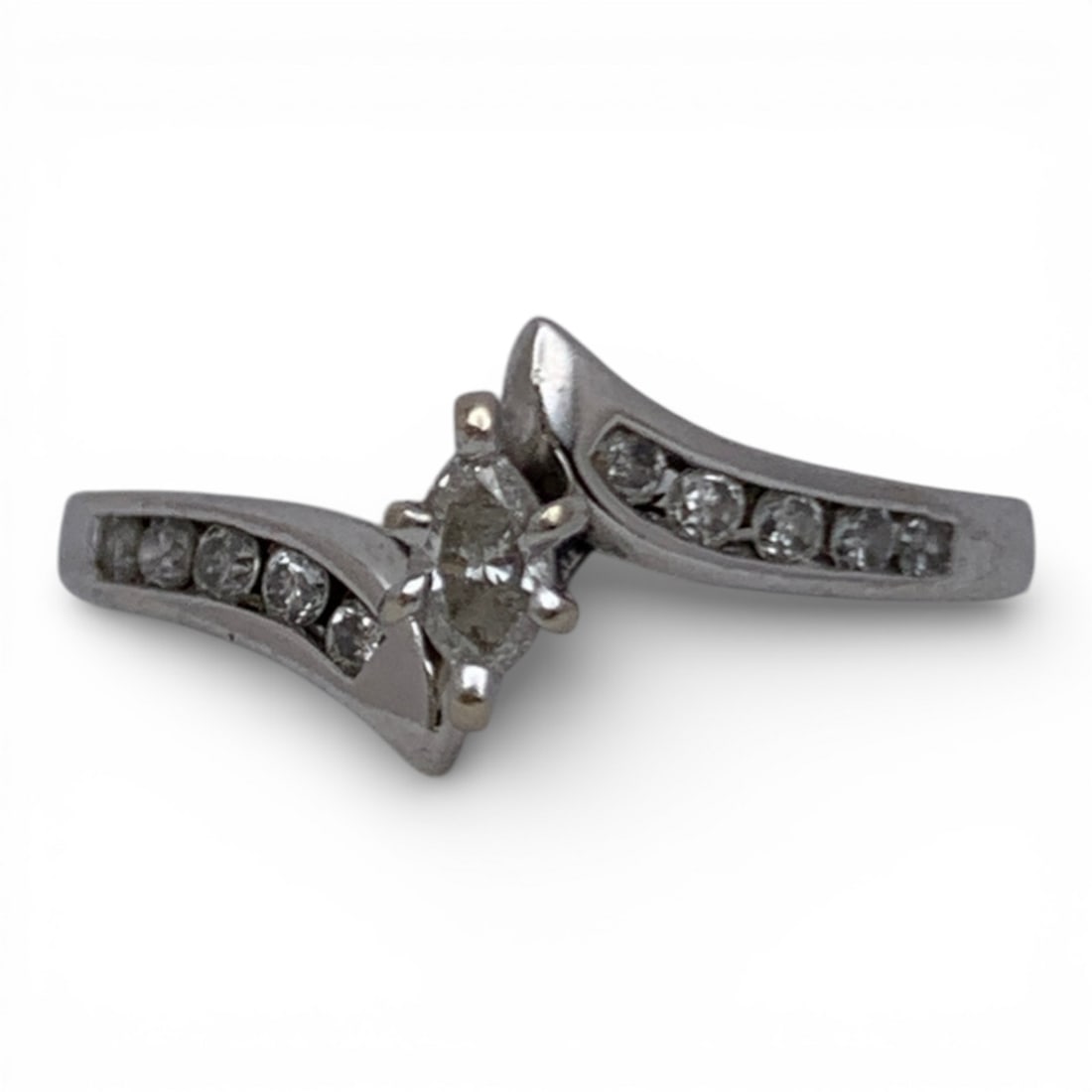 14k White Gold & Diamond Ring: Marked 14k - Size 7 - 1.9 DwtGemstones Tested With Presidium Gem Tester Il - Berners Does Not Guarantee Authenticity Of Gemstones