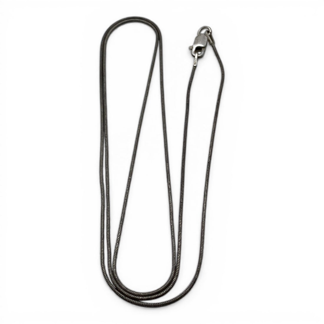 Sterling Silver Necklace: Marked 925 - 24" Long - 4.2 Grams