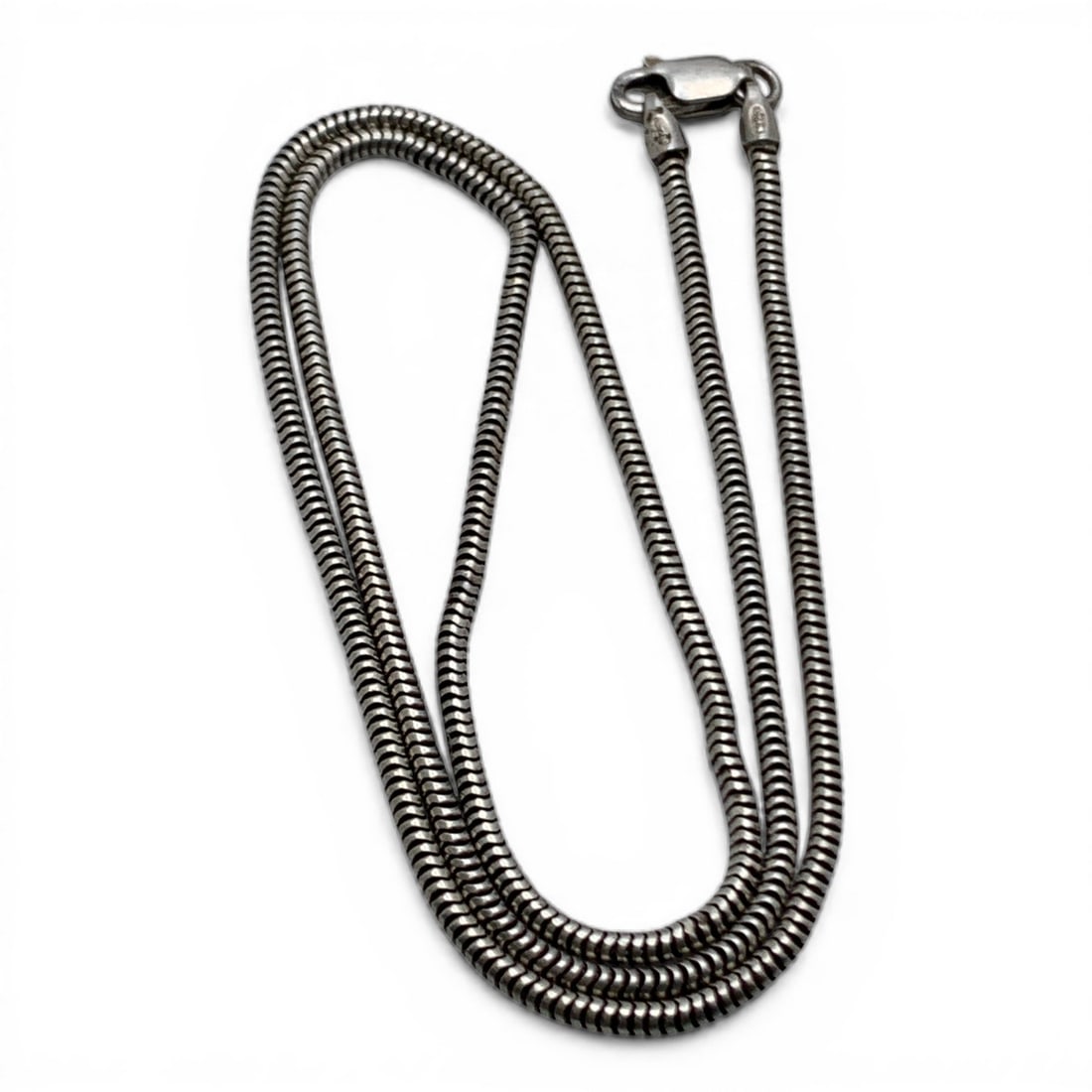 Sterling Silver Necklace: Marked 925 - 18" Long - 6.1 Grams