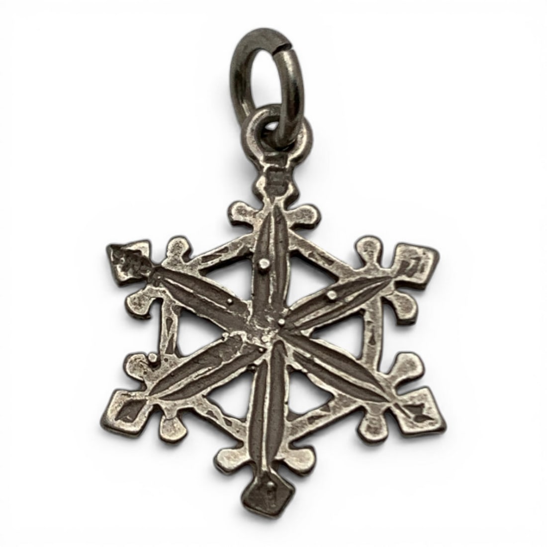 Silver Snowflake Pendant: Tests Silver - 1" Long - 1.3 Grams