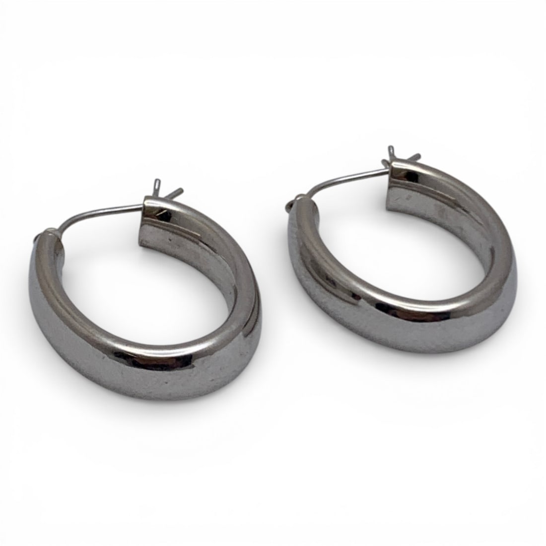 14k White Gold Hoop Earrings: Marked 14k - 1" Long - 1.6 DwtGemstones Tested With Presidium Gem Tester Il - Berners Does Not Guarantee Authenticity Of Gemstones