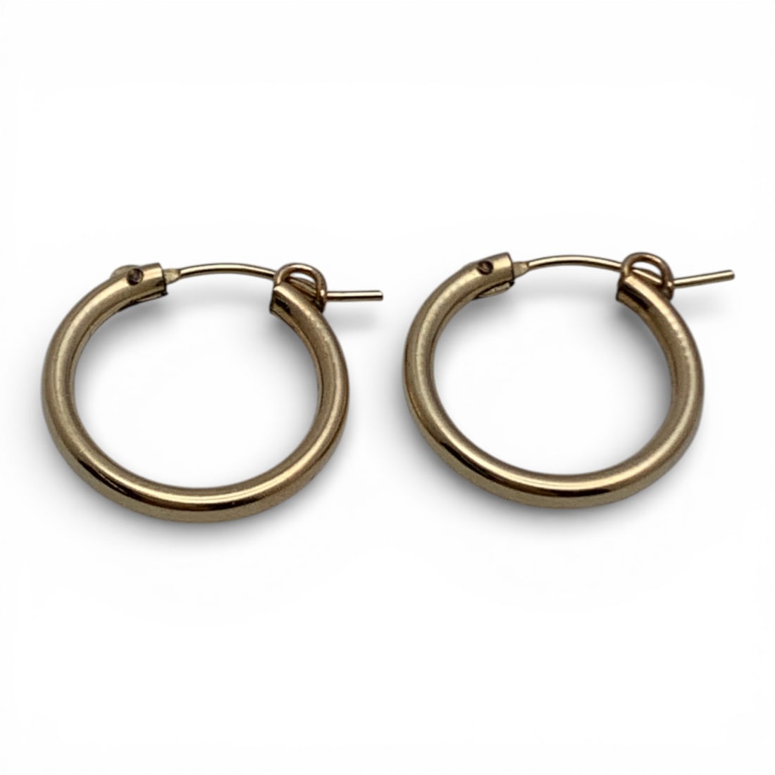 14k Yellow Gold Hoop Earrings: Marked 14k - 3/4" Long - 0.7 DwtGemstones Tested With Presidium Gem Tester Il - Berners Does Not Guarantee Authenticity Of Gemstones