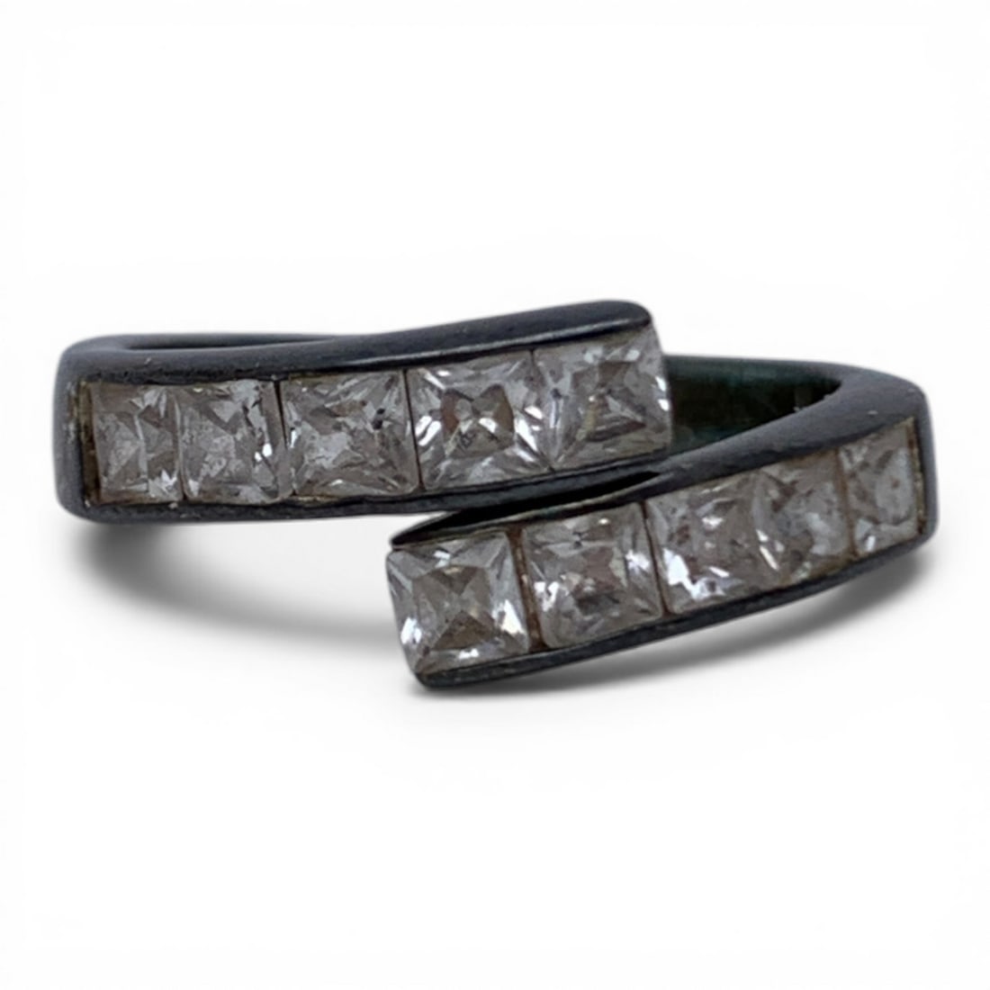 Sterling Silver Ring With Clear Stones: Marked 925 - Size 8.75 - 4.5 Grams