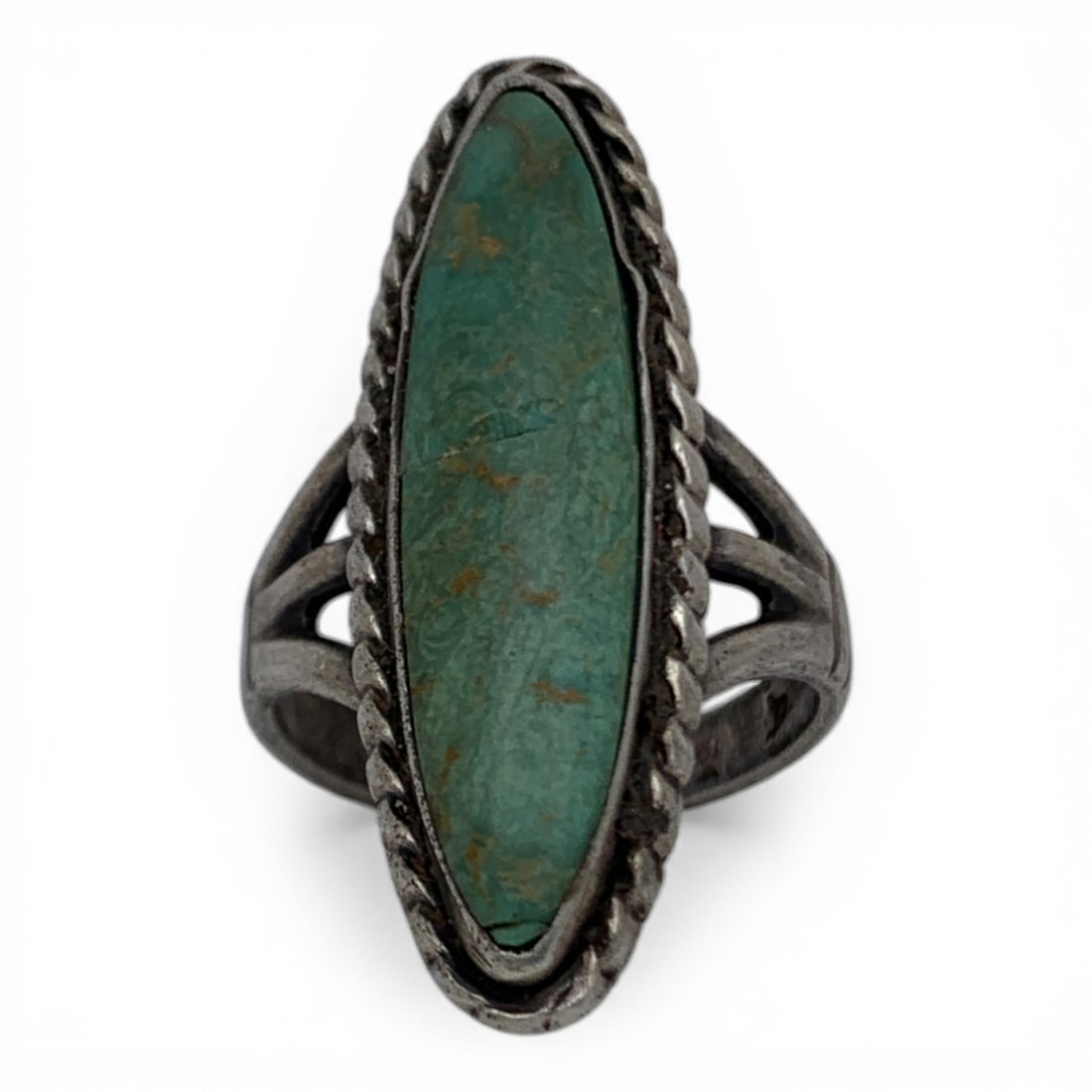 Sterling Silver & Green Stone Ring: Marked Sterling - Size 6.25 - 6.4 Grams