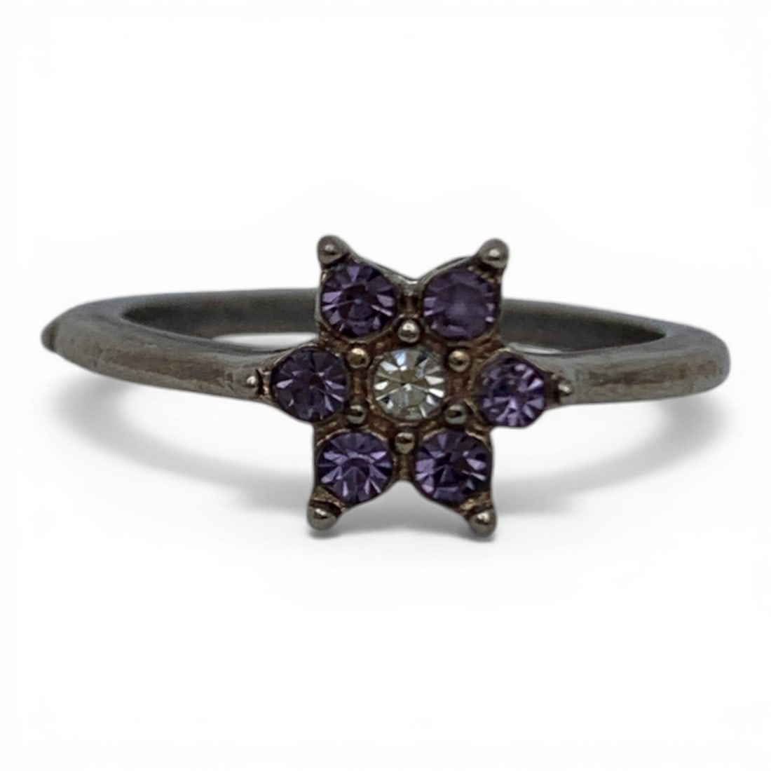 Silver Ring With Purple Stones: Tests Silver - Size 6.5 - 1.9 Grams