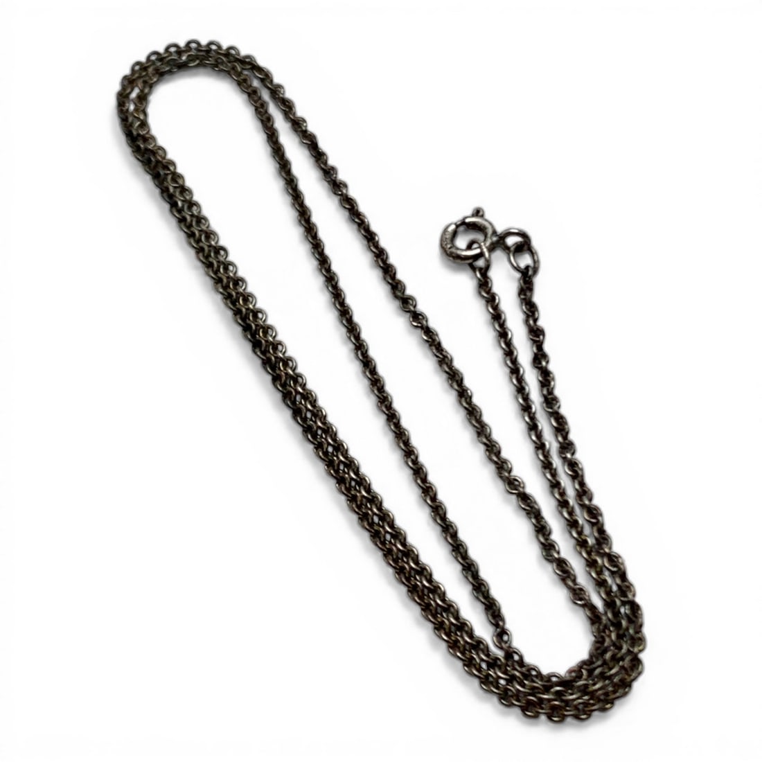 Sterling Silver Necklace: Marked 925 - 18" Long - 3.3 Grams