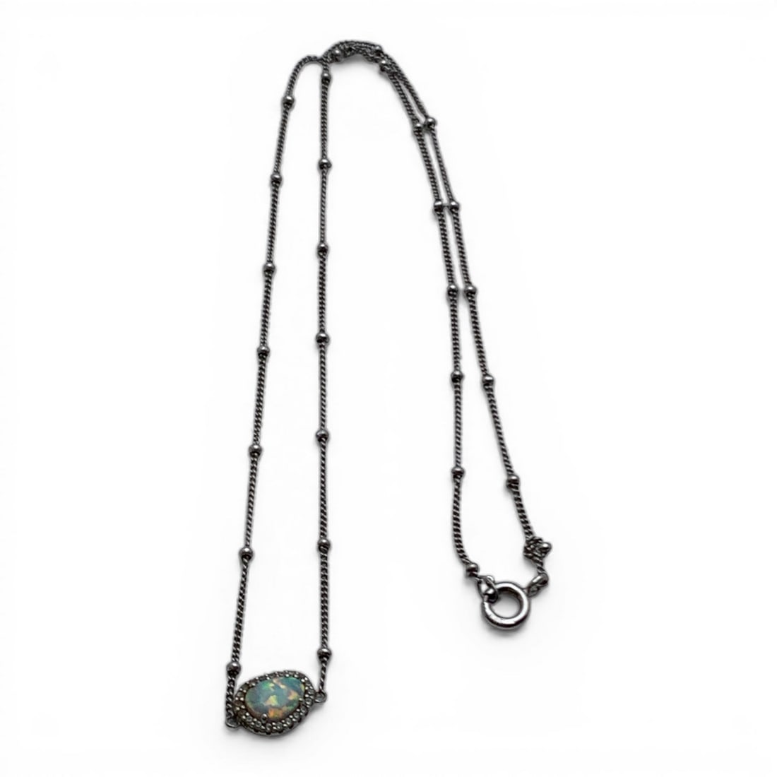 Sterling Silver & White Opal Necklace: Marked 925 - 18 1/4" Long - 2.9 Grams